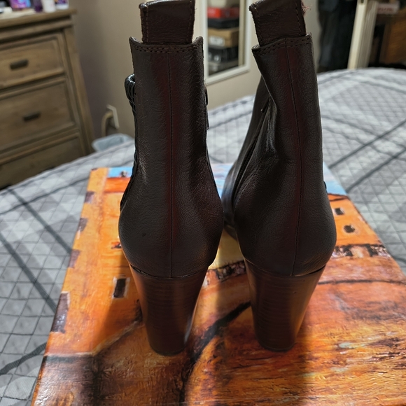 Bella Vita Dark Brown Heeled Boots - Picture 4 of 6
